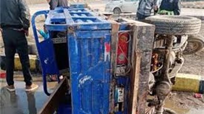 مصرع عامل وإصابة نجله في انقلاب تروسيكل بسوهاج
