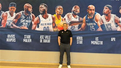 الحكم الدولي وائل إبراهيم يدير افتتاح بطولة إفريقيا للسلة للأندية