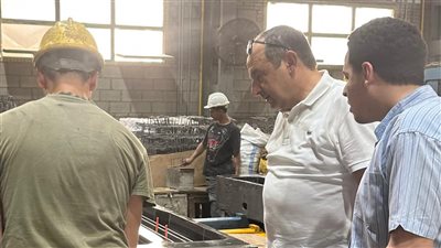 وزير قطاع الأعمال يتفقد مصانع إنتاج فلنكات القطار السريع والسكك الحديدية ومترو الأنفاق بشركة سيجوارت