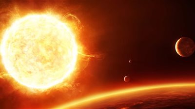 تؤثر على الاتصالات والملاحة.. عباس شراقي: نعيش ذروة الانفجارات الشمسية