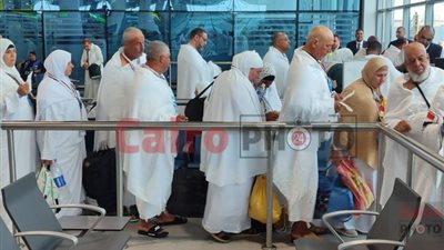 بحضور وزراء الطيران والتضامن والأوقاف.. مطار القاهرة يشهد احتفالية رسمية لتوديع أول أفواج حجاج بيت الله الحرام