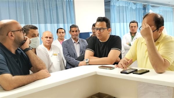 وفد وزارى في مستشفى