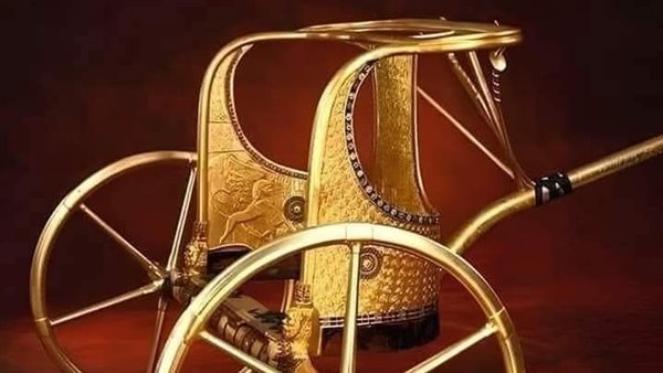  إحدي العربات الحربية