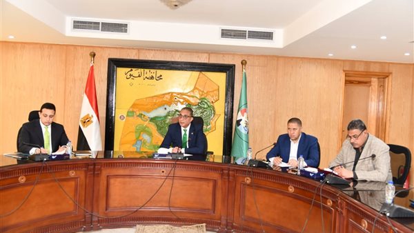 محافظ الفيوم خلال