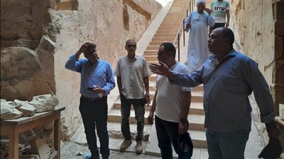 لمتابعة الاكتشافات.. لجنة أثرية تتفقد أعمال البعثة في مقبرة منتو إم حات بالأقصر | صور
