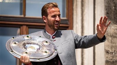 تتويج كين وفوز بولونيا.. 2025 عام الأحلام للأندية واللاعبين 