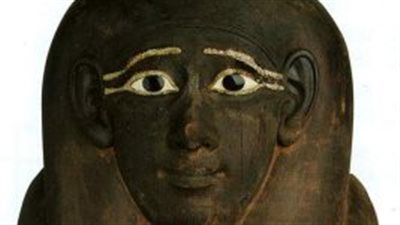  المتحف المصري بالتحرير يعرض تابوتا خشبيا لـ الكاهن بيتوزيرس 