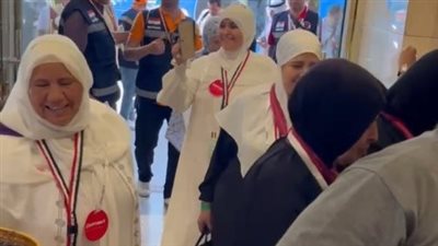 كلمات مؤثرة تهنئ بها الحجاج المغادرين إلى بيت الله الحرام.. حجًا مبرورًا وسعيًا مشكورًا
