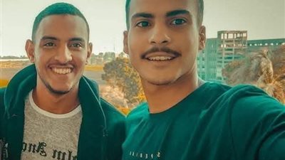 رحلة صديقين انتهت بالحزن.. تشييع جثماني طالبين جامعيين عُثرا عليهما غرقى داخل ترعة في قنا