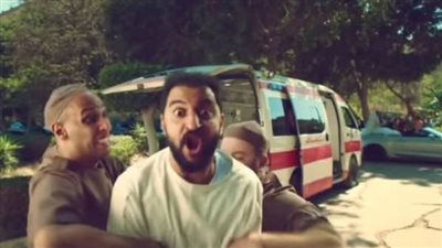 مكناش نقصد نزعل الزملكاوية.. أحمد كمال صاحب دور المجنون في إعلان الأهلي حالة يرد على انتقادات المتابعين