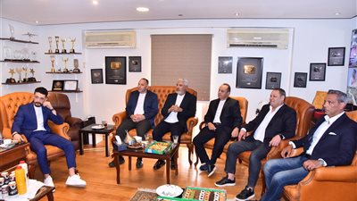 5 نجوم كرة كبار ينضمون لشبكة تليفزيون النهار