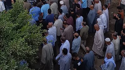 البلد كلها بتودعه.. تشييع جثمان الدكتور ياسر البرجيني طبيب الغلابة بالمنيا لمثواه الأخير