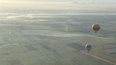 بسبب الرياح الشديدة.. إلغاء رحلات البالون الطائر بالأقصر