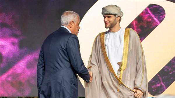 خلال التوقيع