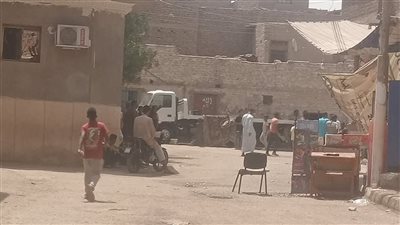 والدته متوفاة منذ أسبوع.. مصرع شاب سقطت عليه رافعة ونش خلال تصليحها في قنا