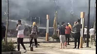 السيطرة على حريق كافيه بوصلة دهشور في أكتوبر دون خسائر بشرية