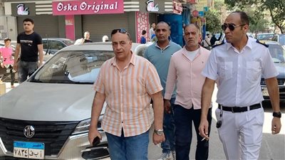 حملة مكبرة لرفع الإشغالات بميدان سفير بالنزهة.. ورئيس الحي يتوعد بالمزيد لضبط الشارع