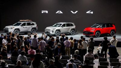 بعد الكشف عنها رسميًا.. تويوتا تطلق نظامًا برمجيًا جديدًا في RAV4 فيس ليفت