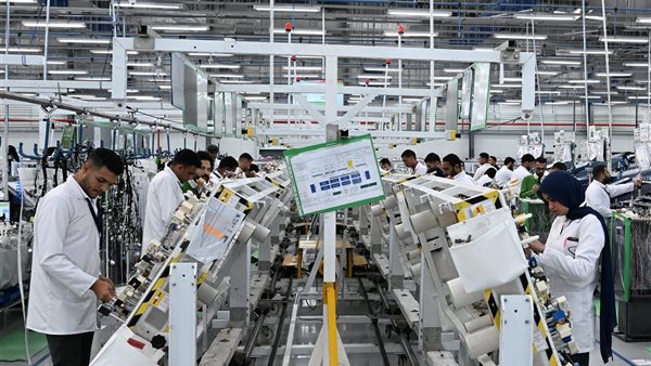 جانب من افتتاح مصنع