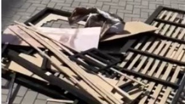 جانب من تكسير المشروع