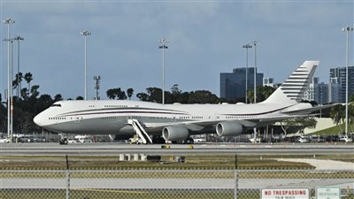 البنتاجون: وزير الدفاع تسلم الهدية القطرية وبدأنا العمل على تحويلها إلى طائرة رئاسية