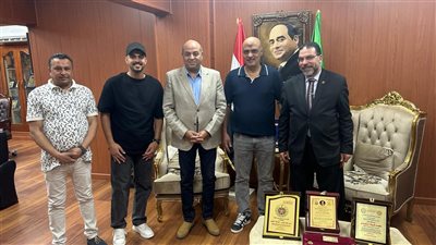 وكيل تعليم الدقهلية يستقبل والد وشقيق إمام عاشور لبحث إنشاء أكاديمية كرة بمسقط رأس اللاعب