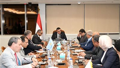 وزير الإسكان يوجه بتشكيل لجنة لمتابعة ملف تحلية المياه بالتعاون مع الجهات المختلفة