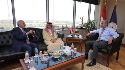 وزير الآثار يبحث مع رئيس المنظمة العربية للسياحة ترتيبات مؤتمر دور المصارف في تنمية السياحة العربية | صور 