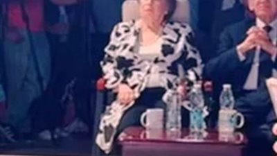 بعد سرقة منزلها.. نوال الدجوي تخطف الأنظار في عرض الأزياء السنوي لجامعة MSA