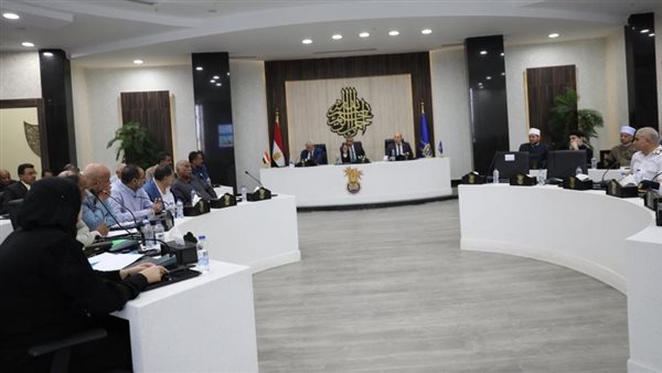 محافظ أسوان