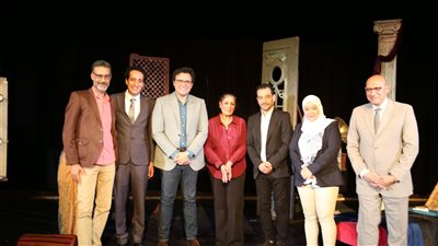 وزير الثقافة يشهد العرض المسرحي فريدة بقصر ثقافة الأنفوشي.. ويوجه بعرضه بقصور الثقافة بالمحافظات