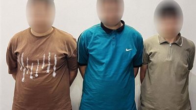 استولوا على أموال حسابها البنكي.. ضبط المتهمين بالنصب على سيدة من ذوي الاحتياجات الخاصة 