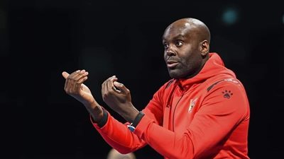 مصدر بالأهلي يكشف سبب تأخر الإعلان عن التعاقد مع ديفيز لقيادة فريق اليد