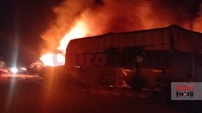 اندلاع حريق بمصنع للفوم بالمدينة الصناعية في بلطيم بكفر الشيخ