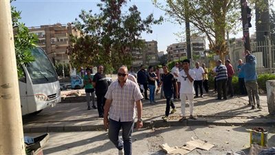  استجابة لشكاوى المواطنين.. رئيس حي النزهة يقود حملة موسعة لرفع الإشغالات بمحيط سوق المشرابية| صور