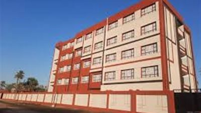 تسجيل صوتي يتسبب في إقالة مدير مدرسة لغات بسوهاج.. المدير: مفبرك وهقاضي اللي نشره