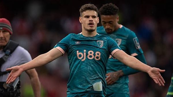  الظهير الأيسر لفريق