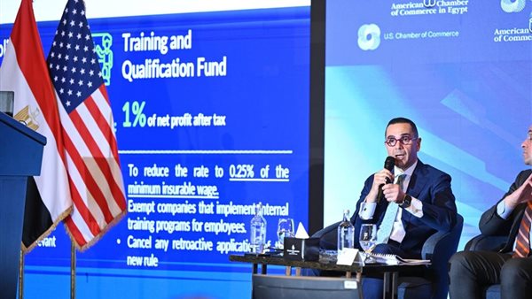 وزير الاستثمار خلال