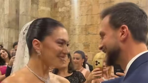 الفنانة ستيفاني عطالله