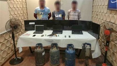 ضبط 3 أشخاص بتهمة سرقة مواسير التكييف من محل بالقاهرة