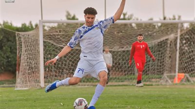 أسامة ربيع.. مدافع المنيا الذي يتحول لعامل بناء بعد صافرة النهاية