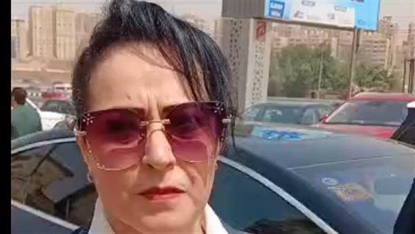 الفنانة هند عاكف