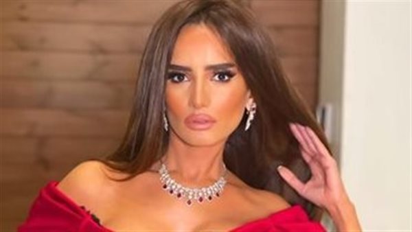 الفنانة زينة