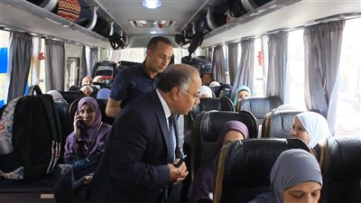 وكيل تضامن بني سويف يودع 230 حاجا من الجمعيات الأهلية