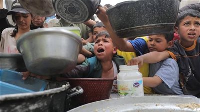 الأونروا: سكان غزة على شفا مجاعة.. و3000 شاحنة مساعدات تنتظر الدخول 