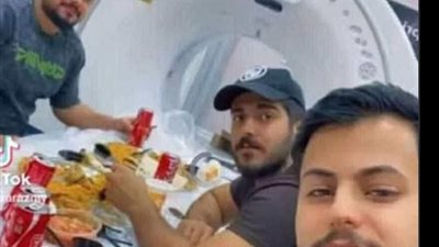 حولوه لمائدة.. غضب في العراق بسبب تناول موظفين الطعام على جهاز أشعة 