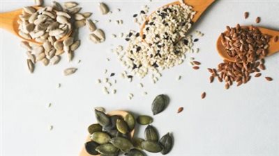 فوائد تناول البذور الغذائية في دعم صحة النساء.. تعرف على التفاصيل 