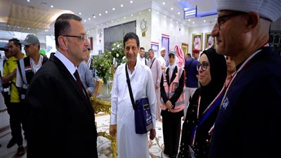 الرئيس التنفيذي لبعثة الحج يتفقد أحوال حجاج القرعة بفنادق الإقامة ويتأكد من جودة الخدمات المقدمة لهم