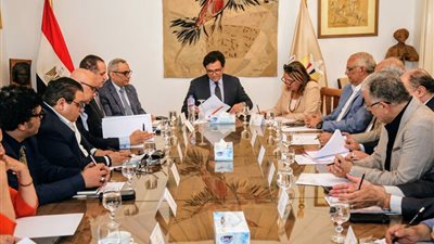 تفاصيل اجتماع وزير الثقافة مع قيادات الوزارة للتخطيط لمبادرات واحتفالات 30 يونيو