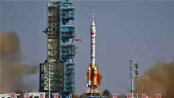 المسبار الصيني أطلق